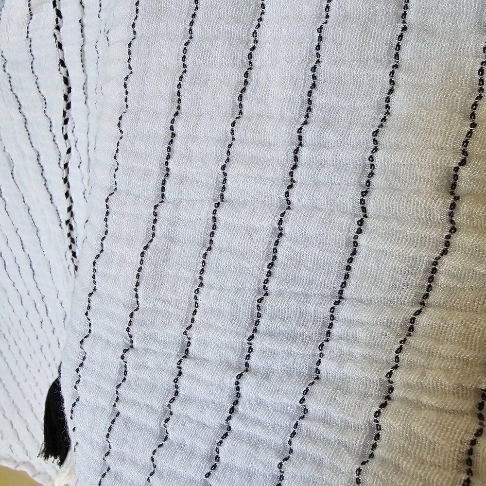 EUC JOIE PIN STRIPED SPLIT V NECK TASSEL ACCENT LOOSE FIT TOP SIZE L - Picture 10 of 15